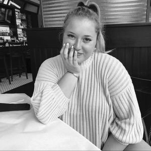 Meet your Posher, Lucie